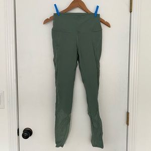 Alo yoga mesh cut out leggings